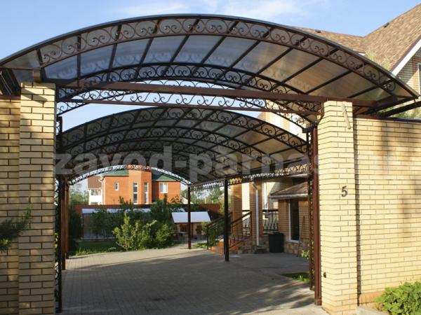 Навес из поликарбоната и металла двухуровневый