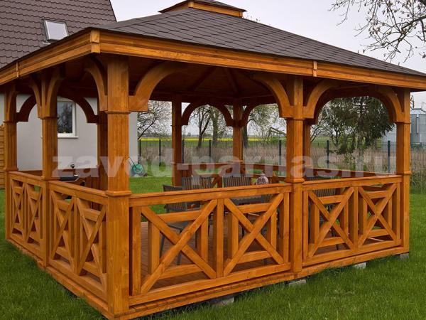 Симпатичная деревянная беседка для кафе или ресторана